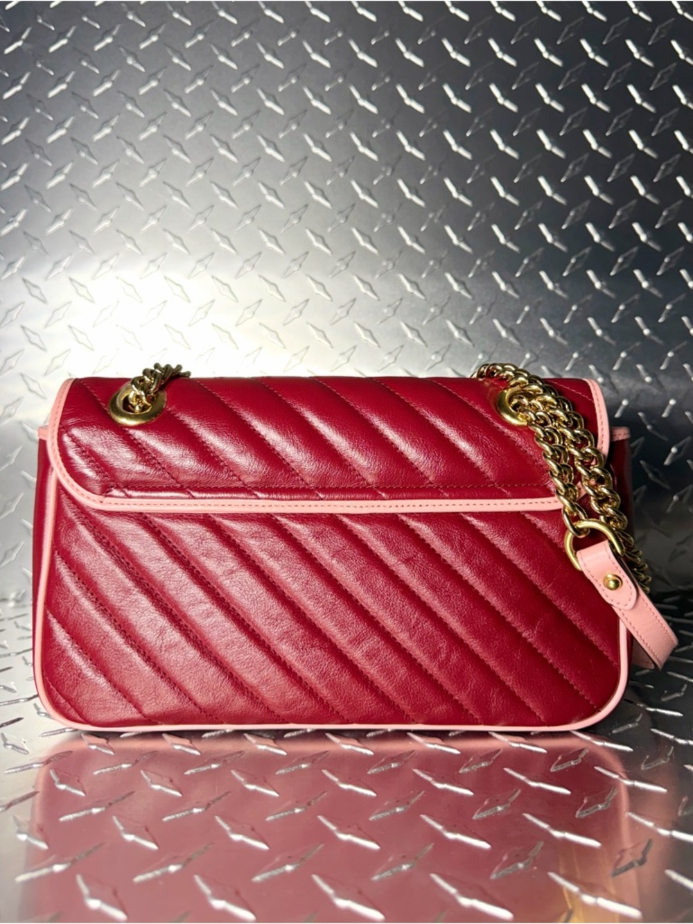 Gucci Azalea Torchon GG Small Marmont Chain Shoulder Bag in Red/Pink GHW - Picture 2 of 12
